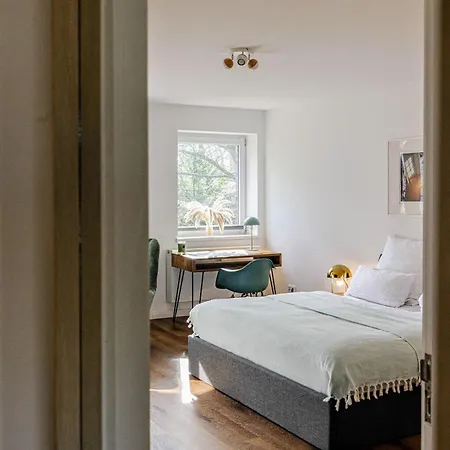 Have-a-nice-stay - Nahe Bahnhof - 20 Minuten Nach Hamburg - Trotzdem Ruhig Gelegen - 6 Minuten Zu Fuss Ins Zentrum - Modern Eingerichtet