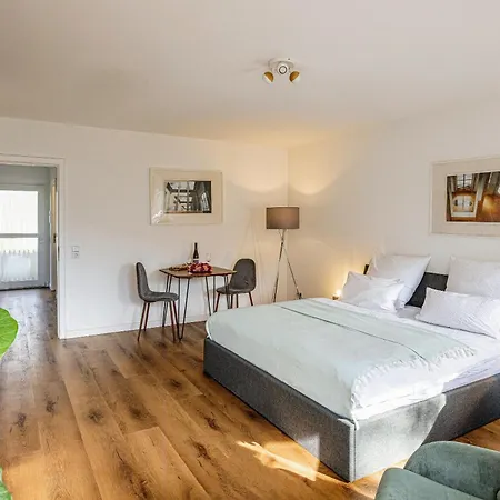 Have-a-nice-stay - Nahe Bahnhof - 20 Minuten Nach Hamburg - Trotzdem Ruhig Gelegen - 6 Minuten Zu Fuss Ins Zentrum - Modern Eingerichtet Apartment *