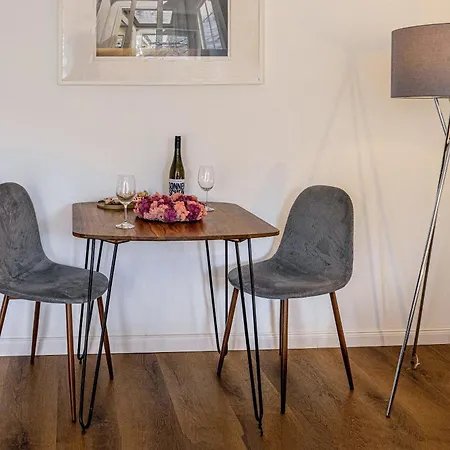 Have-a-nice-stay - Nahe Bahnhof - 20 Minuten Nach Hamburg - Trotzdem Ruhig Gelegen - 6 Minuten Zu Fuss Ins Zentrum - Modern Eingerichtet Ahrensburg