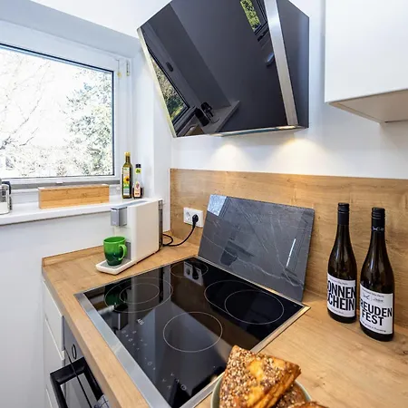 Have-a-nice-stay - Nahe Bahnhof - 20 Minuten Nach Hamburg - Trotzdem Ruhig Gelegen - 6 Minuten Zu Fuss Ins Zentrum - Modern Eingerichtet