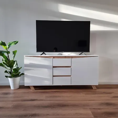 Have-a-nice-stay - Nahe Bahnhof - 20 Minuten Nach Hamburg - Trotzdem Ruhig Gelegen - 6 Minuten Zu Fuss Ins Zentrum - Modern Eingerichtet Apartment Ahrensburg