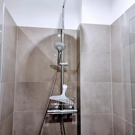 Have-a-nice-stay - Nahe Bahnhof - 20 Minuten Nach Hamburg - Trotzdem Ruhig Gelegen - 6 Minuten Zu Fuss Ins Zentrum - Modern Eingerichtet * 아렌스부르크