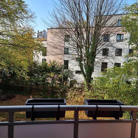 Have-a-nice-stay - Nahe Bahnhof - 20 Minuten Nach Hamburg - Trotzdem Ruhig Gelegen - 6 Minuten Zu Fuss Ins Zentrum - Modern Eingerichtet Appartement